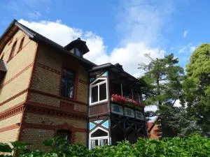 " ART DDR" eig Bad dir im Zim, 3 OG, Treppensteigen kein Fruehhstück keine Kueche nur Uebernachtung Parkpl, WIFI, Blankenb - Cattenstedt