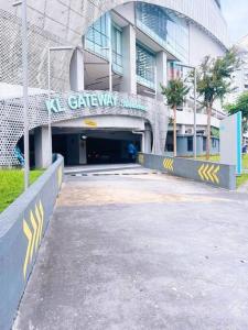 PROMO Connected Train 2 Bedroom ABOVE MALL 289