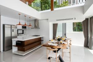 Samui Relax Airfreshing Privacy Modern Luxury Seaview Natural Rainforest Infinity Pool Villa With 3 Beds Suits With Housekeeper