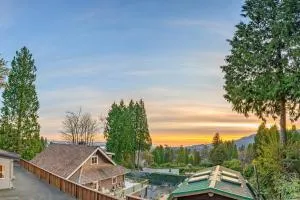 The Lions Self Contained Suite, Shared Pool, Hot Tub, Views - Lynn Creek