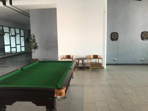Symphony Tower Premium 3BR 100mbps Wi-Fi & Netflix