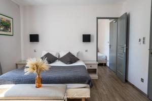 Hotels Logis du Champ De Mars : photos des chambres