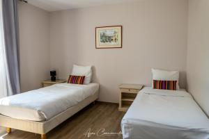 Hotels Logis du Champ De Mars : photos des chambres