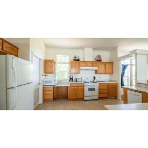 Snug Harbor RV Park & Marina