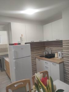 Andrea Airport Apartments