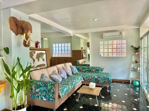 Comfy Boutique House