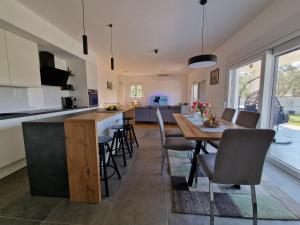 Villa Adria near Šibenik, 90 meters from the sea