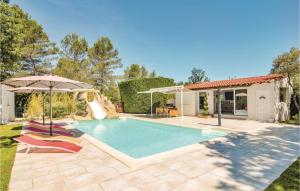 Maisons de vacances Nice Home In Trets With 5 Bedrooms, Outdoor Swimming Pool And Heated Swimming Pool : photos des chambres