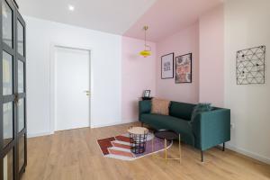Central flat 2BR and parking