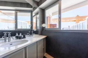 Centrally located flat with sea view terrasse