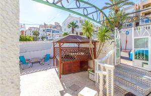 Awesome Home In Torrevieja With Jacuzzi, Wifi And 2 Bedrooms