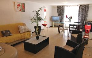 Appartements Awesome Apartment In Gemenos With 2 Bedrooms, Wifi And Outdoor Swimming Pool : photos des chambres