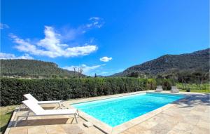 2 Bedroom Stunning Apartment In Gemenos
