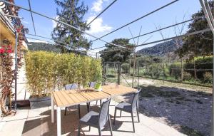 Appartements Awesome Apartment In Gemenos With 2 Bedrooms, Wifi And Outdoor Swimming Pool : photos des chambres