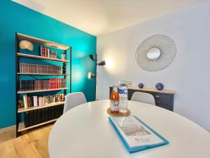 Appartements LA LOUSIANE - Confort - Wifi - Parking prive - Terrasse - Centre Ville : photos des chambres