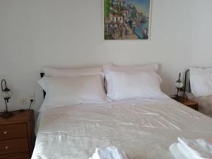 Studio Flat - Sleeps 4 & Private Garden