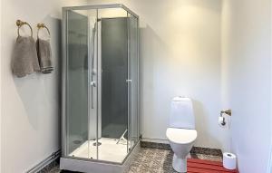 Cozy Home In Asarum With Lake View