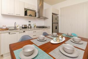 Luxury Condo, 2BR, Fast Internet, Condo Akul