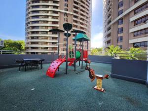 BGC Fresh & Cozy Studio near Burgos Circle with Fast Internet Connection