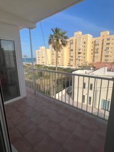 Apartamento junto a playa y cerca de campo de golf