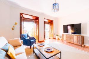 AoA Green Gardens Family House