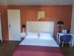 B&B / Chambres d'hotes La Bastide des Cades : Chambre Familiale