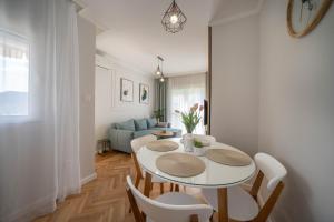 Luxury D&D Apartment