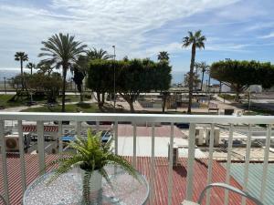 Apartamento 2 habitaciones frontal al mar 2 - 4hvězdičkové hotely ve městě Torre del Mar