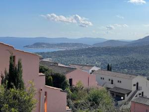 Appartements Bastide T3 - Piscine - Vue Mer - Wifi - 2 SDB - 6 personnes : photos des chambres