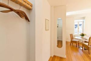 Villa Artemis, 11 Korinth