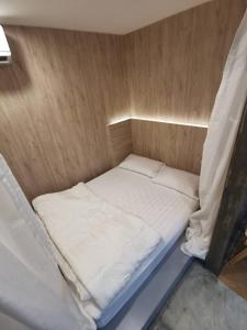 Many Days Hostel Bangkok