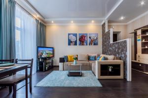 Укриття через дорогу, метро Майдан Незалежності , 2к квартира із видом на Хрещатик