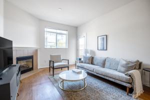 Marina Del Rey 2BR w WD Gym Pool nr Beach LAX-355
