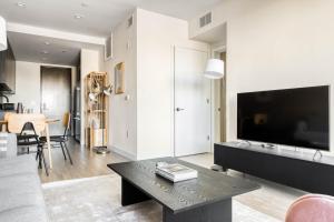 Culver City 2br w roof walkable neighborhood LAX-994