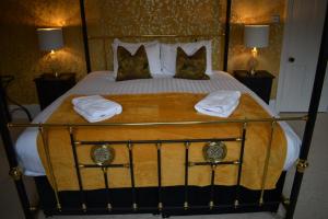 Carlton House - Spacious 4 Bed Victorian townhouse