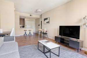 Walnut Creek 1BR w BBQ Gym WD nr BART SFO-987