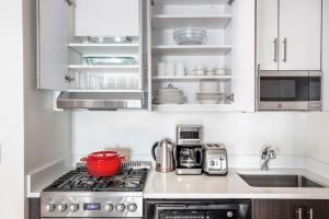 Chelsea 1BR w Gym Concierge nr Penn Station NYC-438