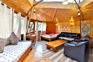 De Rock Jungle Living Resort