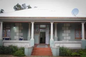 Oude Post Guesthouse and Cottage - The Old Postmaster's House - 莱登堡