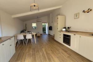 Appartements Charmant T2 renove avec Jardin : photos des chambres