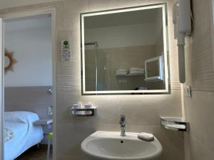 Hotels Hotel Punta e Mare des Chambres ou des Appartements T2 : photos des chambres