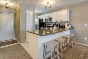 Relax Fireside! Peaceful Escape Near Branson Strip