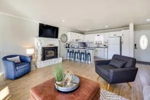 Deck, Fire Pit and Grill Lakefront Oklahoma Abode - Eucha