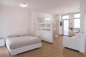 Junior Suite room in Housing32 Apartments