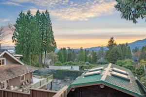 Cypress: Private BedroomBathroomOffice, with Shared Pool, Hot tub