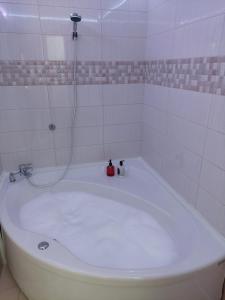 Love Holiday Suite 2