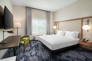 Standard King Room room in Fairfield Inn & Suites by Marriott Tampa Riverview