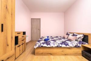 Brand New Modern 1BR Apartment with Private Parking included