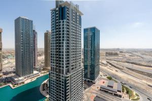 White Sage - Luxurious Studio in JLT With City Skyline View