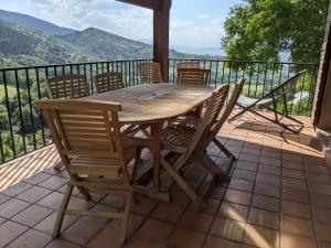 Atalaya - Montserrat Figueras - Gîte pour 8 personnes - 4 chambres en suite - Piscine